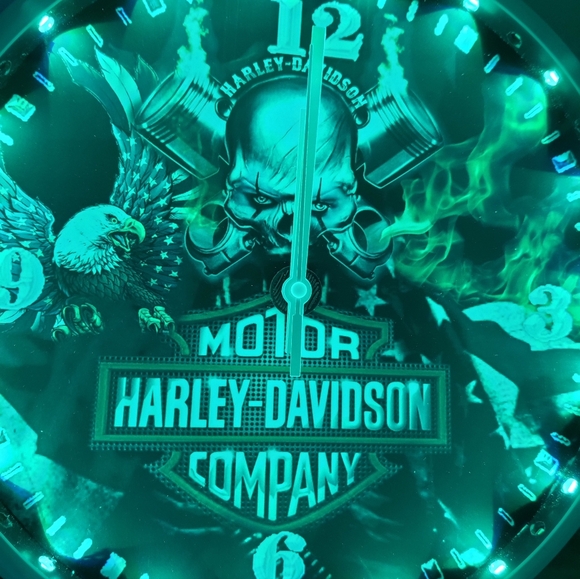 Harley Davidson skull clock - Picture 6 of 6